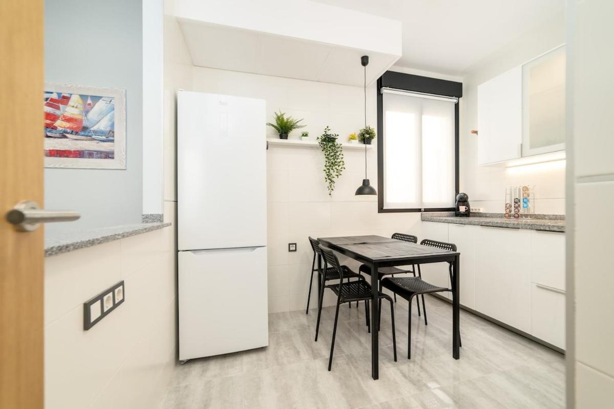 -Malagasunapts- Stylish City Centre Pool&Parking Esterno foto