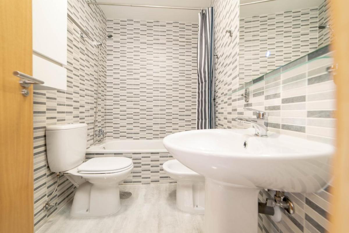 -Malagasunapts- Stylish City Centre Pool&Parking Esterno foto