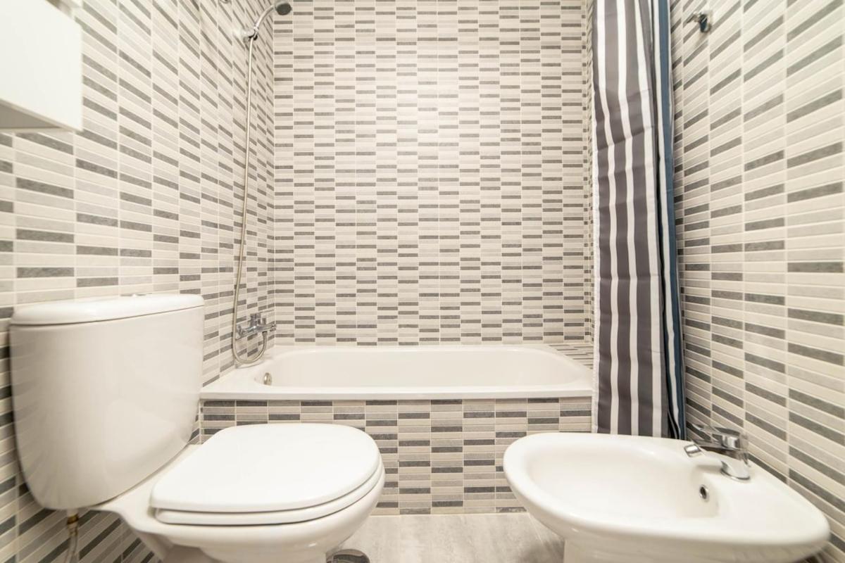-Malagasunapts- Stylish City Centre Pool&Parking Esterno foto